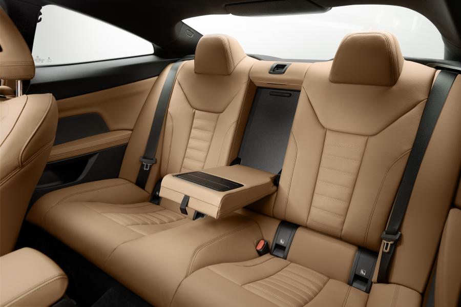 Интерьер BMW 430i Coupe Sport Line (G22) 2020 года  (WW) (фото 33 из 35)